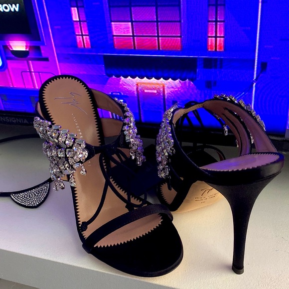 BNIB stunning satin and crystal mules by Giuseppe Zanotti. Never worn! - Picture 6 of 9